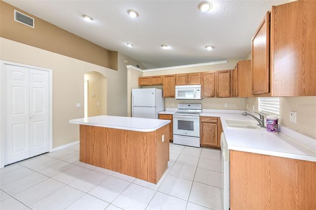 3945 HAMPTON HILLS DRIVE, Lakeland, FL 33810