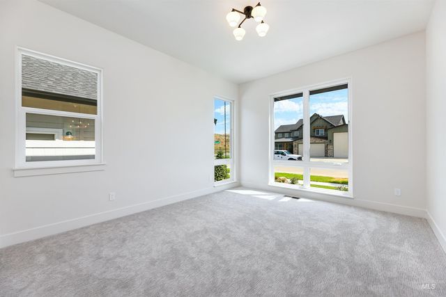 14293 N Goldfinch Ave, Boise, ID 83714