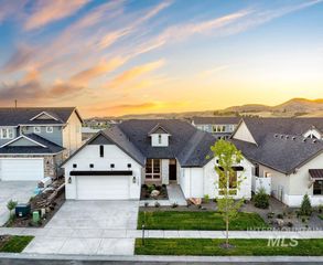 14293 N Goldfinch Ave, Boise, ID 83714
