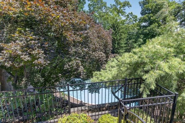 10 Rockledge Ter, Pequannock Twp., NJ 07444