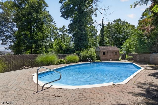 10 Rockledge Ter, Pequannock Twp., NJ 07444