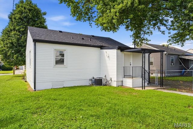 2648 Center Street, Granite City, IL 62040