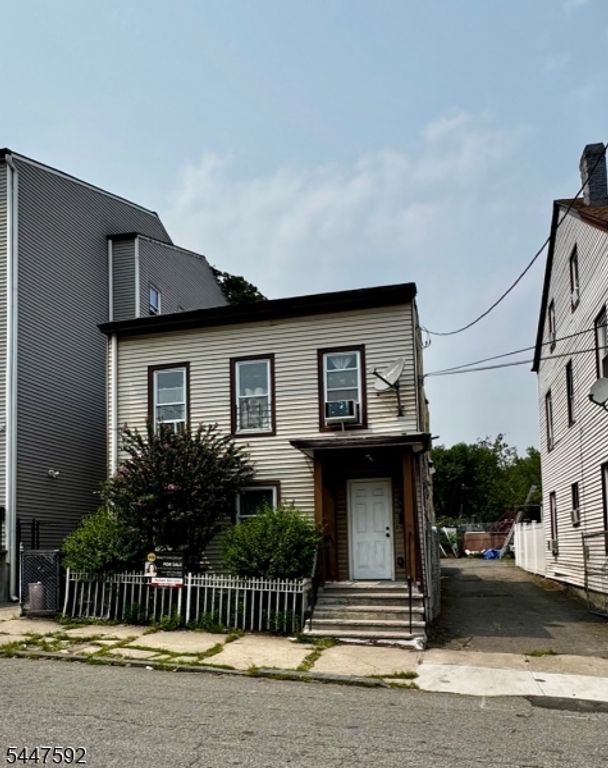 51 Ryle Ave, Paterson City, NJ 07522