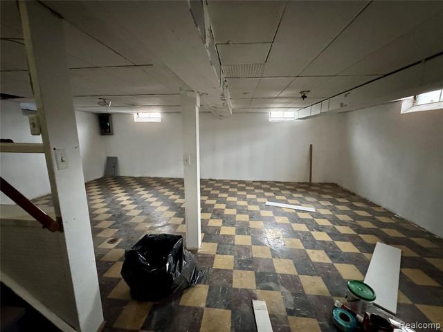 26431 Tom Allen Drive, Warren, MI 48089