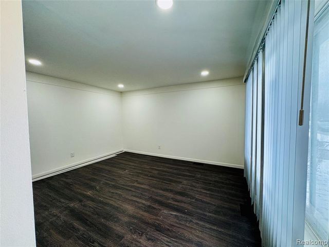 26431 Tom Allen Drive, Warren, MI 48089