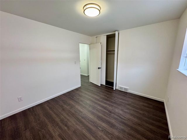 26431 Tom Allen Drive, Warren, MI 48089