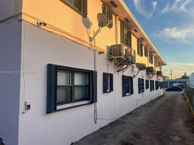 15 W 9th St 1, Hialeah, FL 33010