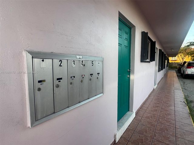 15 W 9th St 1, Hialeah, FL 33010