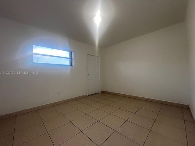 15 W 9th St 1, Hialeah, FL 33010