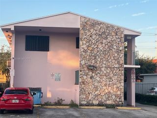 15 W 9th St 1, Hialeah, FL 33010