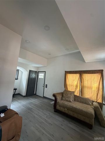 4110 Dryden Avenue, St Louis, MO 63115