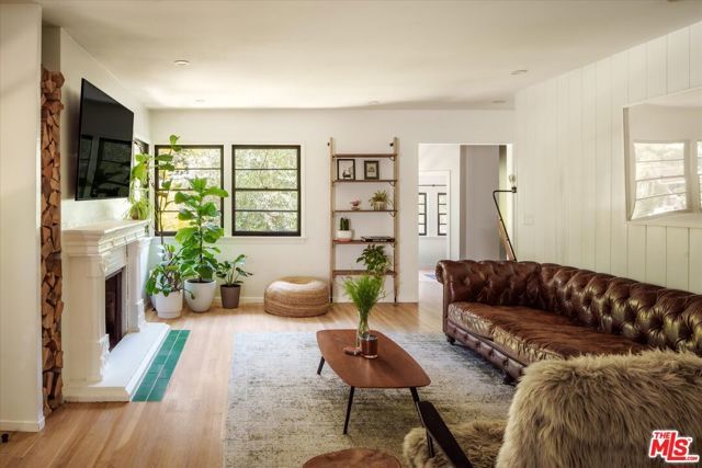 8421 Kirkwood Drive, Los Angeles, CA 90046