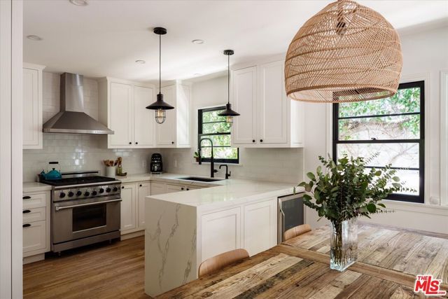 8421 Kirkwood Drive, Los Angeles, CA 90046
