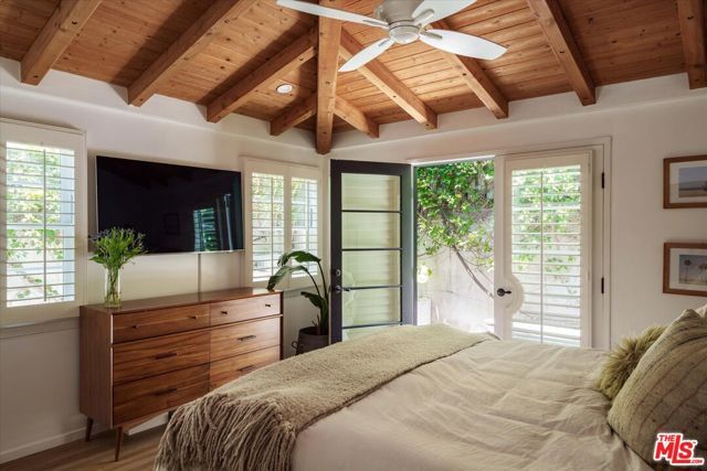 8421 Kirkwood Drive, Los Angeles, CA 90046