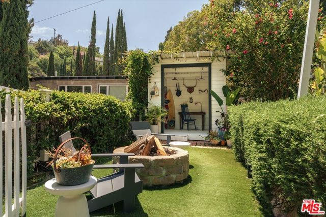 8421 Kirkwood Drive, Los Angeles, CA 90046