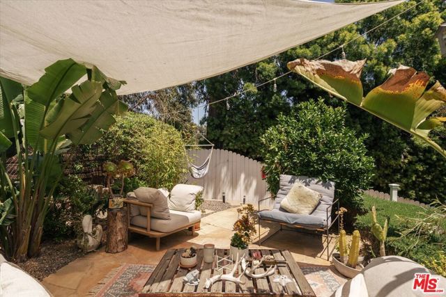 8421 Kirkwood Drive, Los Angeles, CA 90046