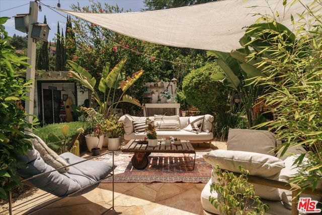 8421 Kirkwood Drive, Los Angeles, CA 90046