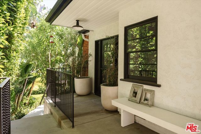 8421 Kirkwood Drive, Los Angeles, CA 90046