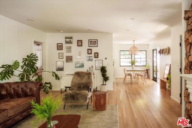 8421 Kirkwood Drive, Los Angeles, CA 90046