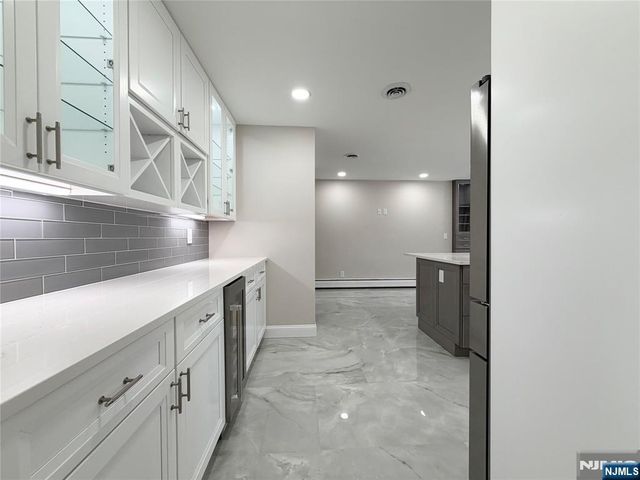 850 Ridgewood Avenue, Oradell, NJ 07649