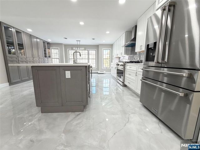 850 Ridgewood Avenue, Oradell, NJ 07649