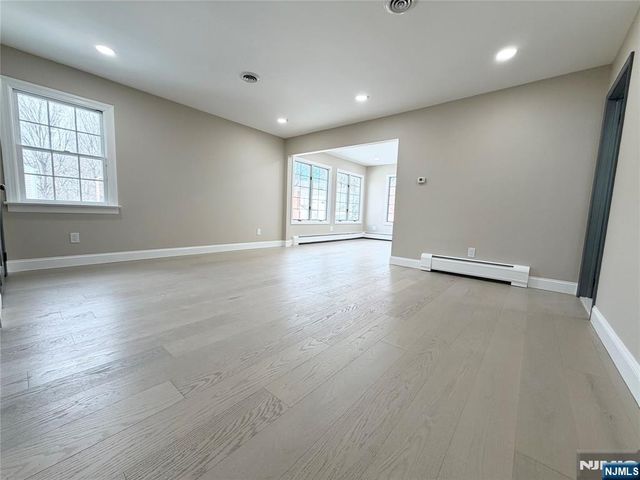 850 Ridgewood Avenue, Oradell, NJ 07649