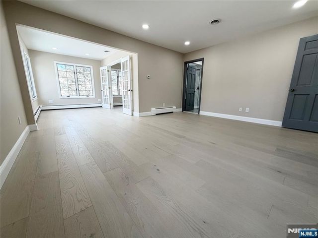 850 Ridgewood Avenue, Oradell, NJ 07649