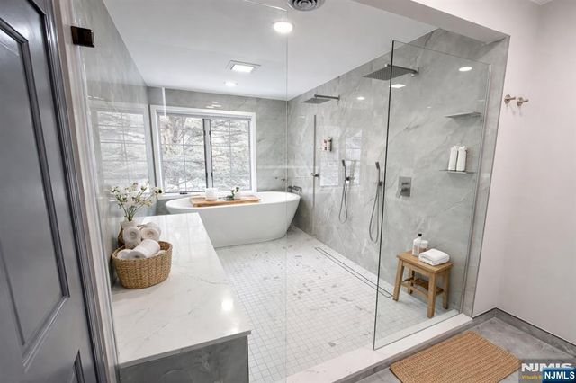 850 Ridgewood Avenue, Oradell, NJ 07649