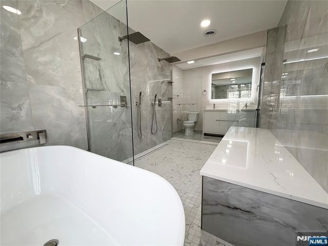 850 Ridgewood Avenue, Oradell, NJ 07649