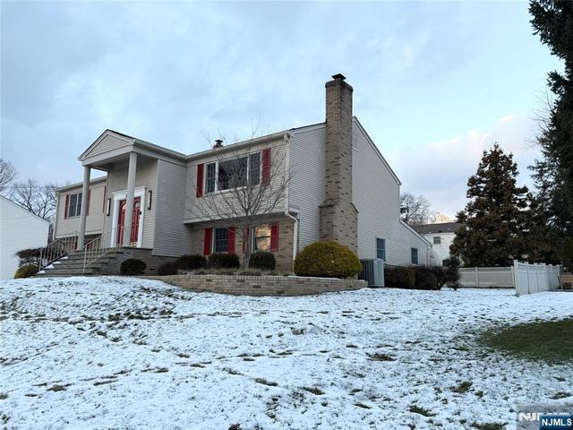 850 Ridgewood Avenue, Oradell, NJ 07649