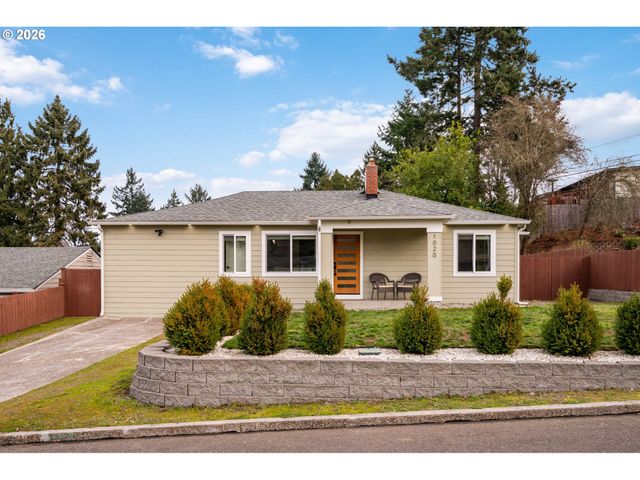1020 Se 113TH Ave, Portland, OR 97216
