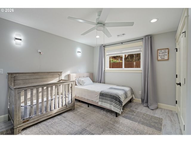 1020 Se 113TH Ave, Portland, OR 97216