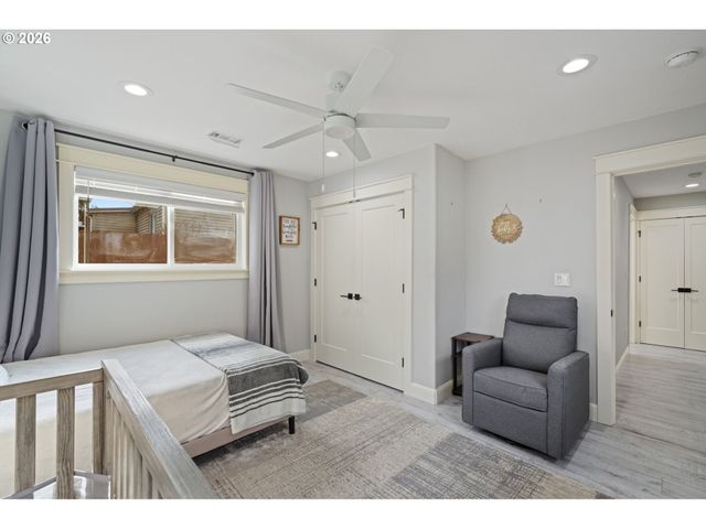 1020 Se 113TH Ave, Portland, OR 97216