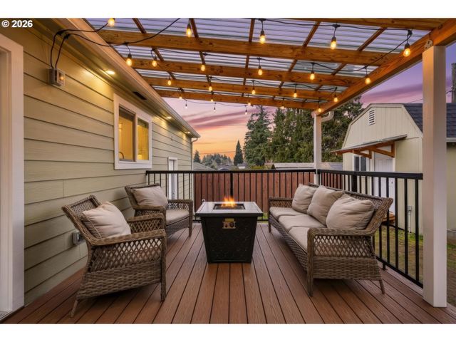 1020 Se 113TH Ave, Portland, OR 97216