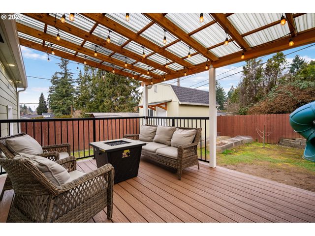 1020 Se 113TH Ave, Portland, OR 97216