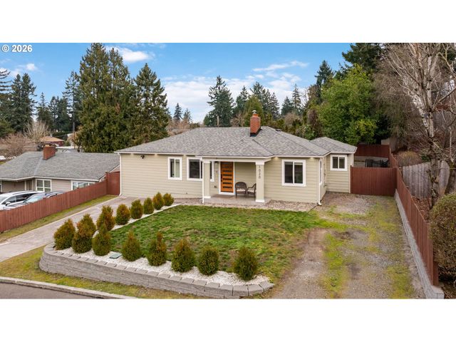 1020 Se 113TH Ave, Portland, OR 97216