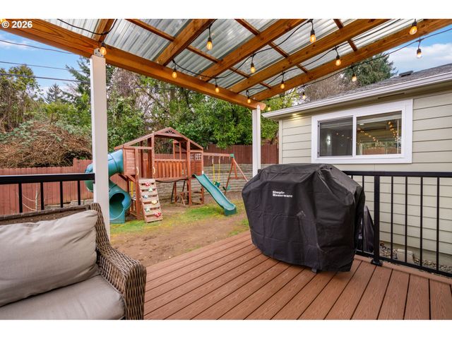 1020 Se 113TH Ave, Portland, OR 97216