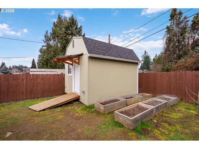 1020 Se 113TH Ave, Portland, OR 97216