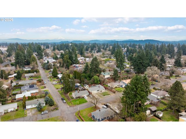 1020 Se 113TH Ave, Portland, OR 97216