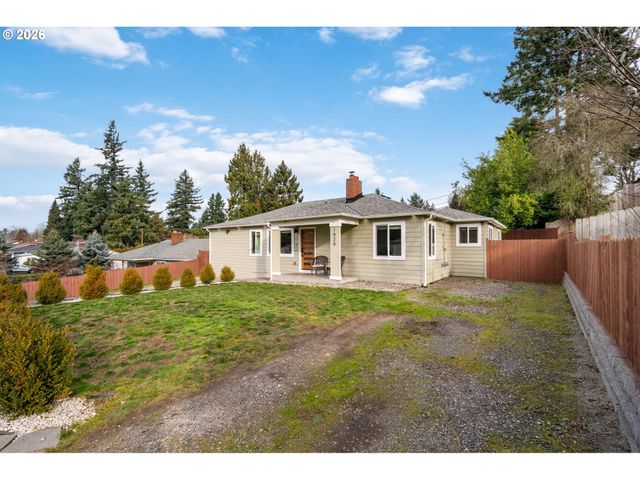 1020 Se 113TH Ave, Portland, OR 97216