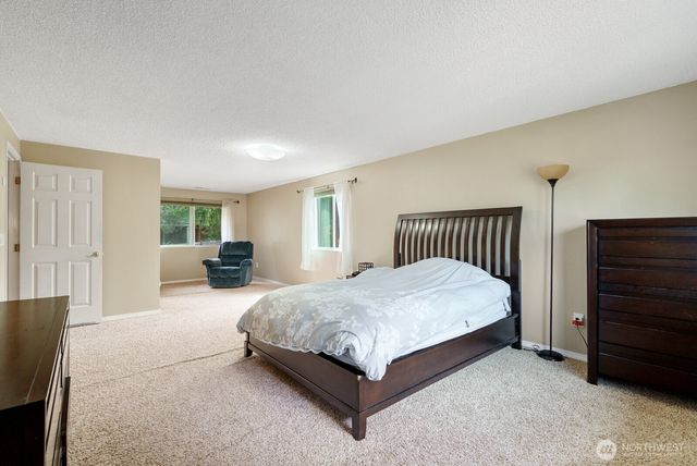 32738 6th Avenue SW, Federal Way, WA 98023