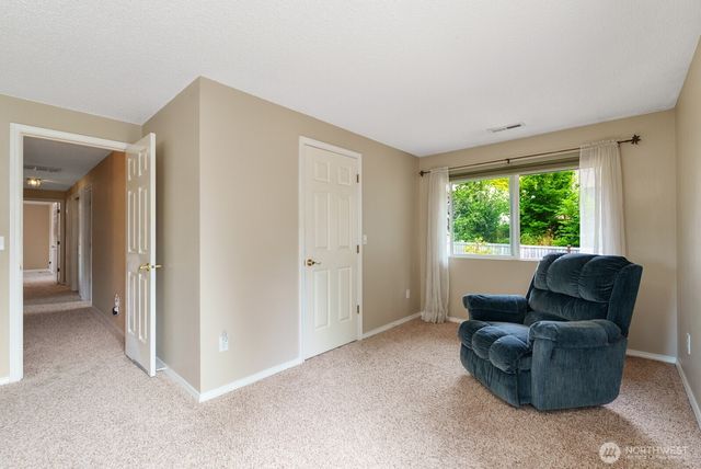 32738 6th Avenue SW, Federal Way, WA 98023