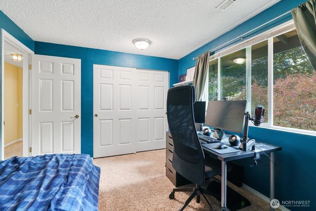 32738 6th Avenue SW, Federal Way, WA 98023