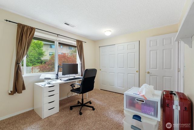 32738 6th Avenue SW, Federal Way, WA 98023
