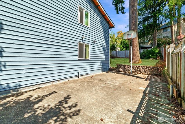 32738 6th Avenue SW, Federal Way, WA 98023