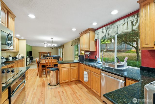 32738 6th Avenue SW, Federal Way, WA 98023