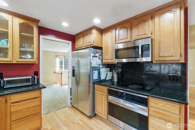 32738 6th Avenue SW, Federal Way, WA 98023