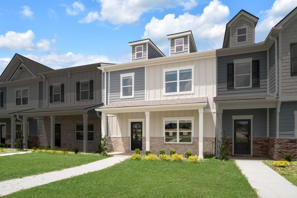 204 Gunnersbury Dr, Lebanon, TN 37087