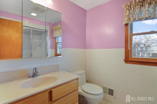 1 Zoar Street, Fords, NJ 08863