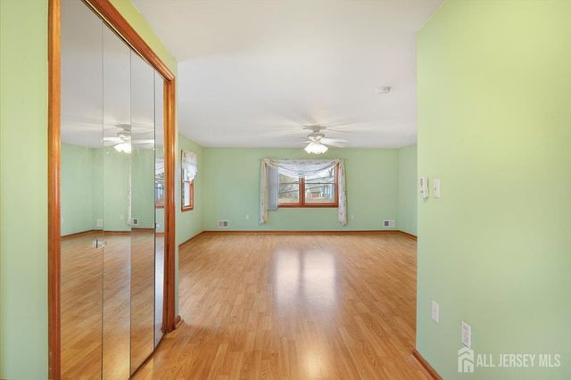 1 Zoar Street, Fords, NJ 08863